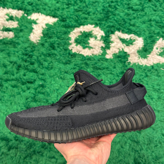 Yeezy 350 Onyx Size 8 (New)