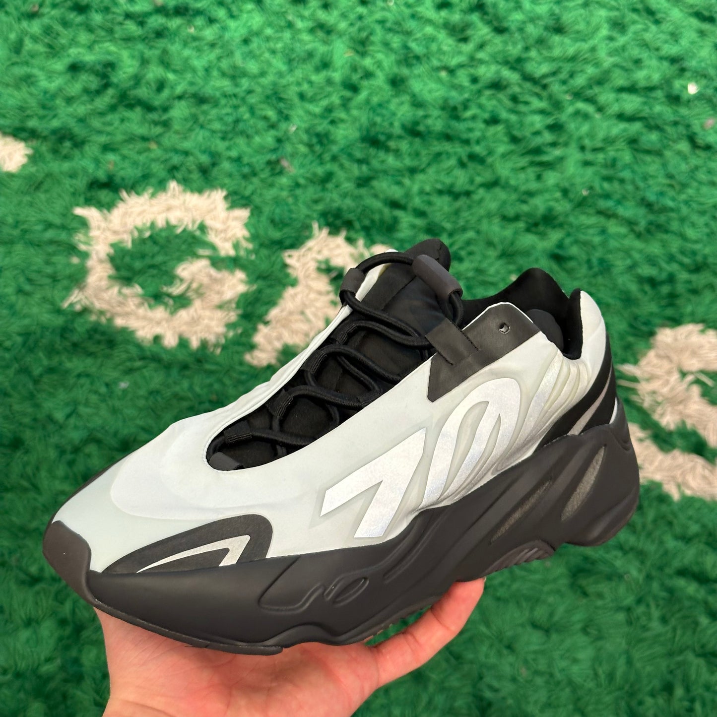 Yeezy 700 MNVN Size 6.5 (New)