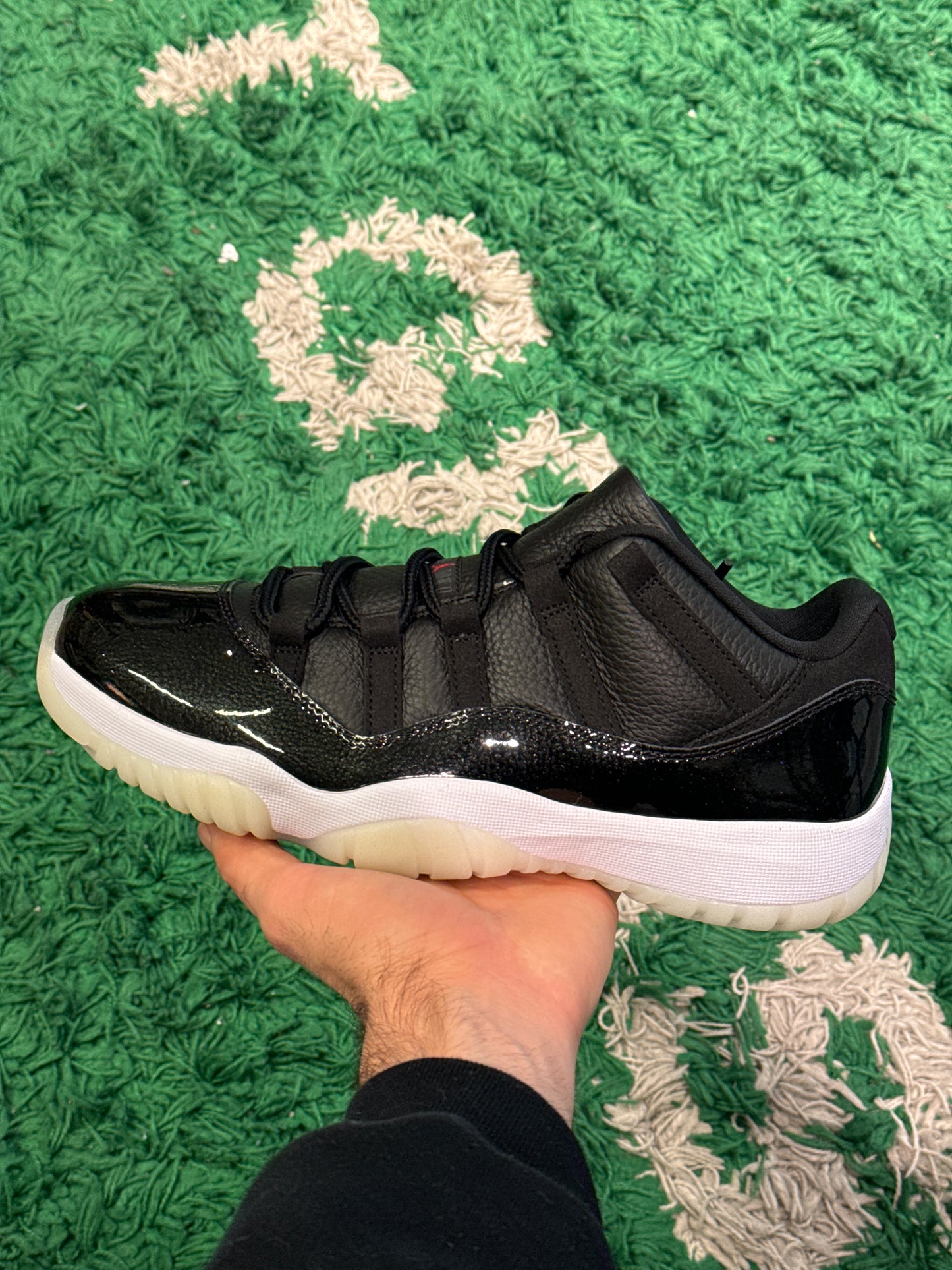 Jordan 11 Low 72-10 Size 10 (New)