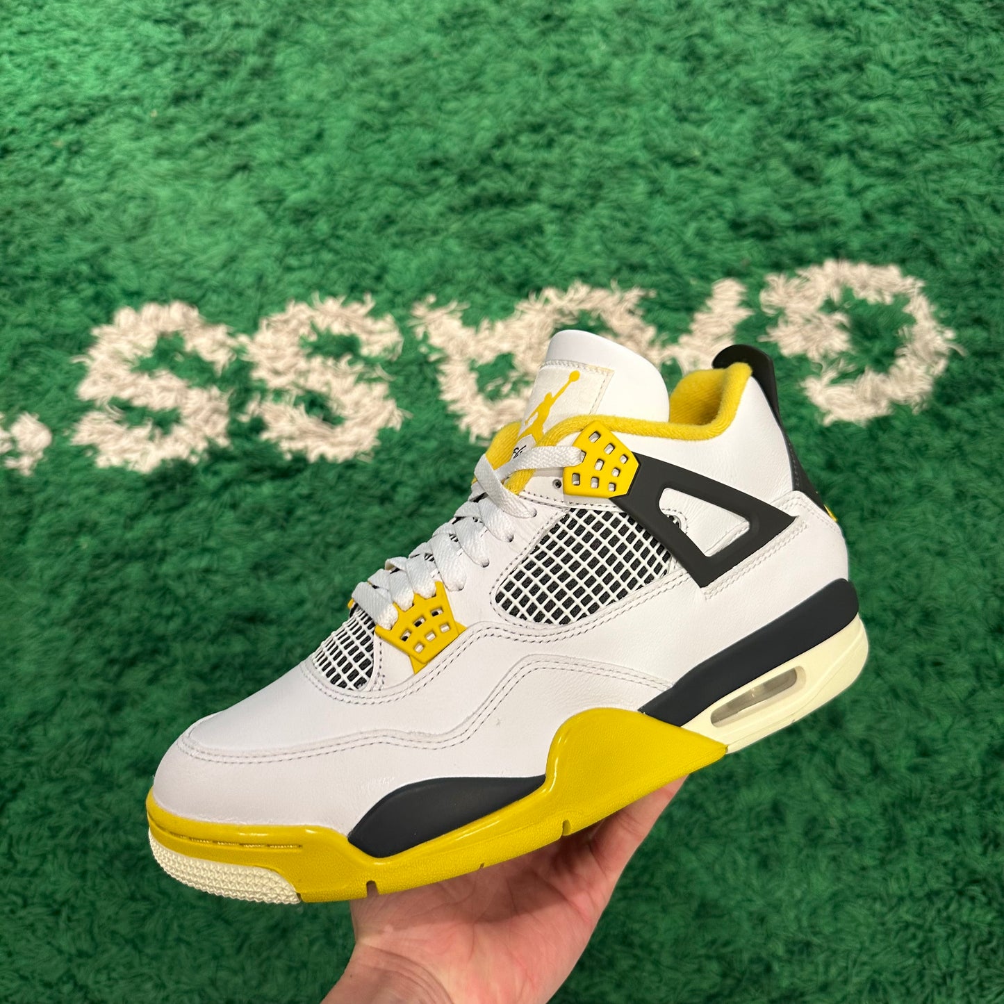 Jordan 4 Vivid Sulfur Size 11W/9.5 (New)