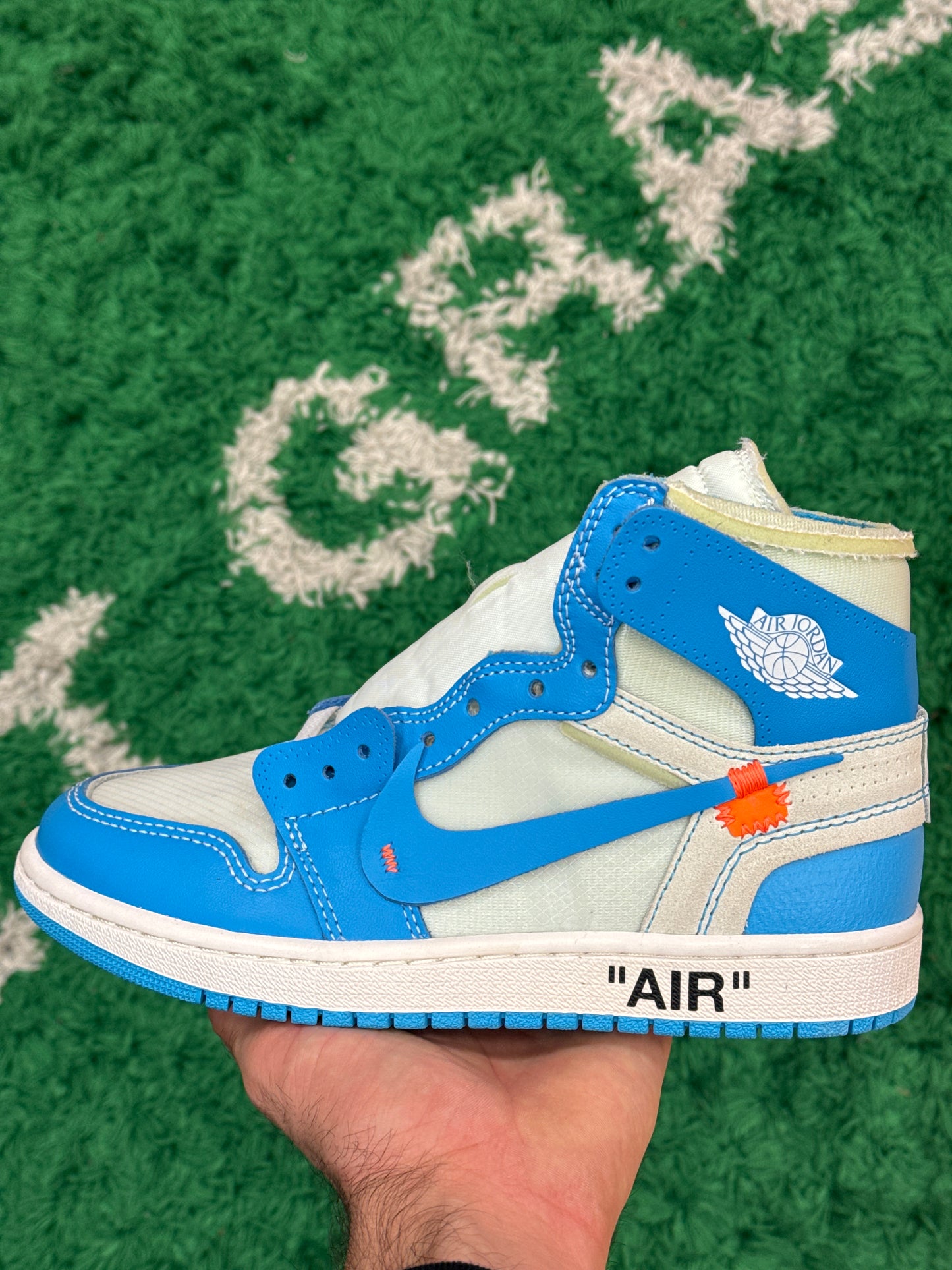 Jordan 1 Off White University Blue Size 6 (New)