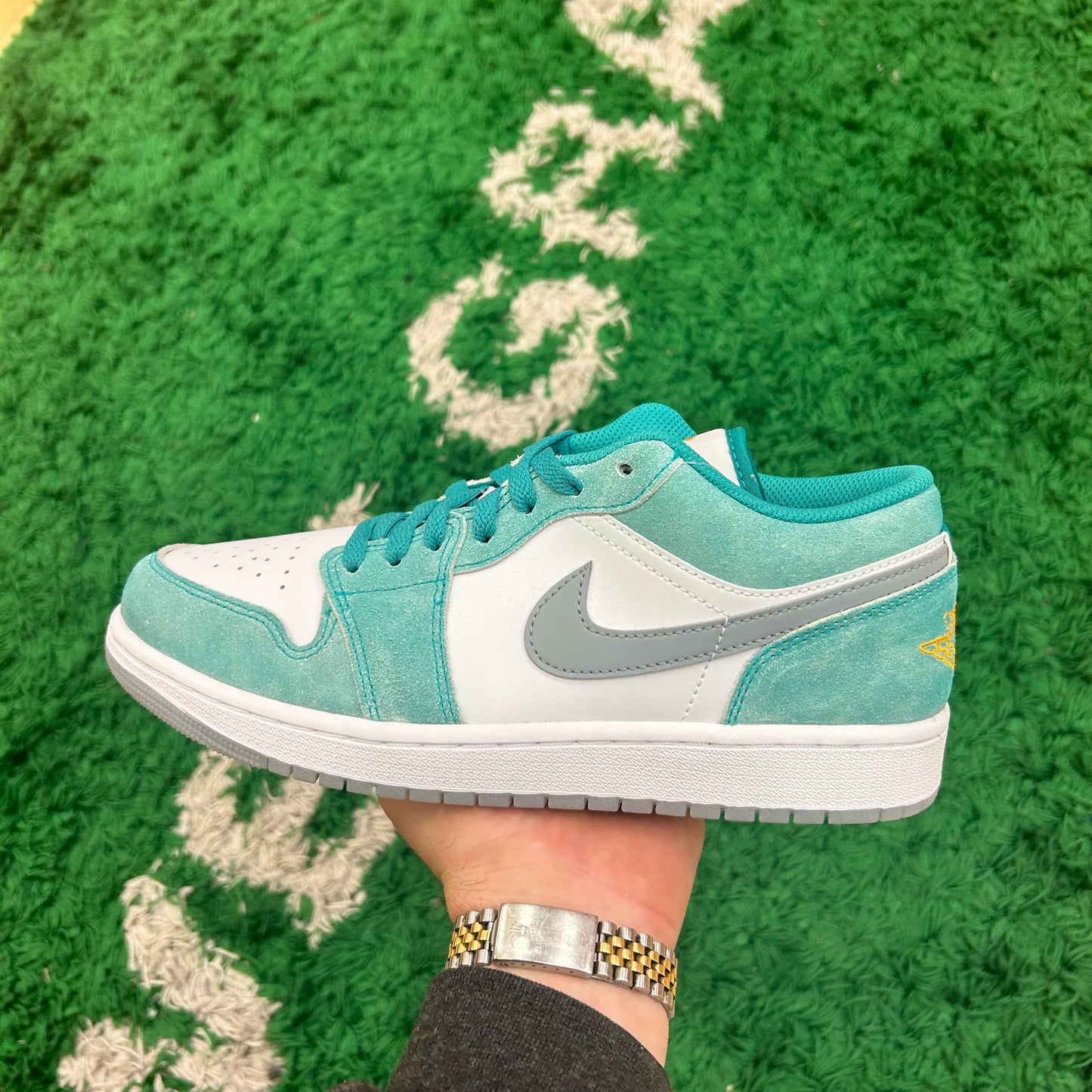 Jordan 1 Low Emerald Size 9 (New)