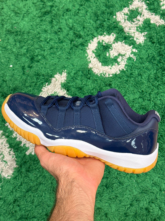 Jordan 11 Low Midnight Navy Size 11 (New)