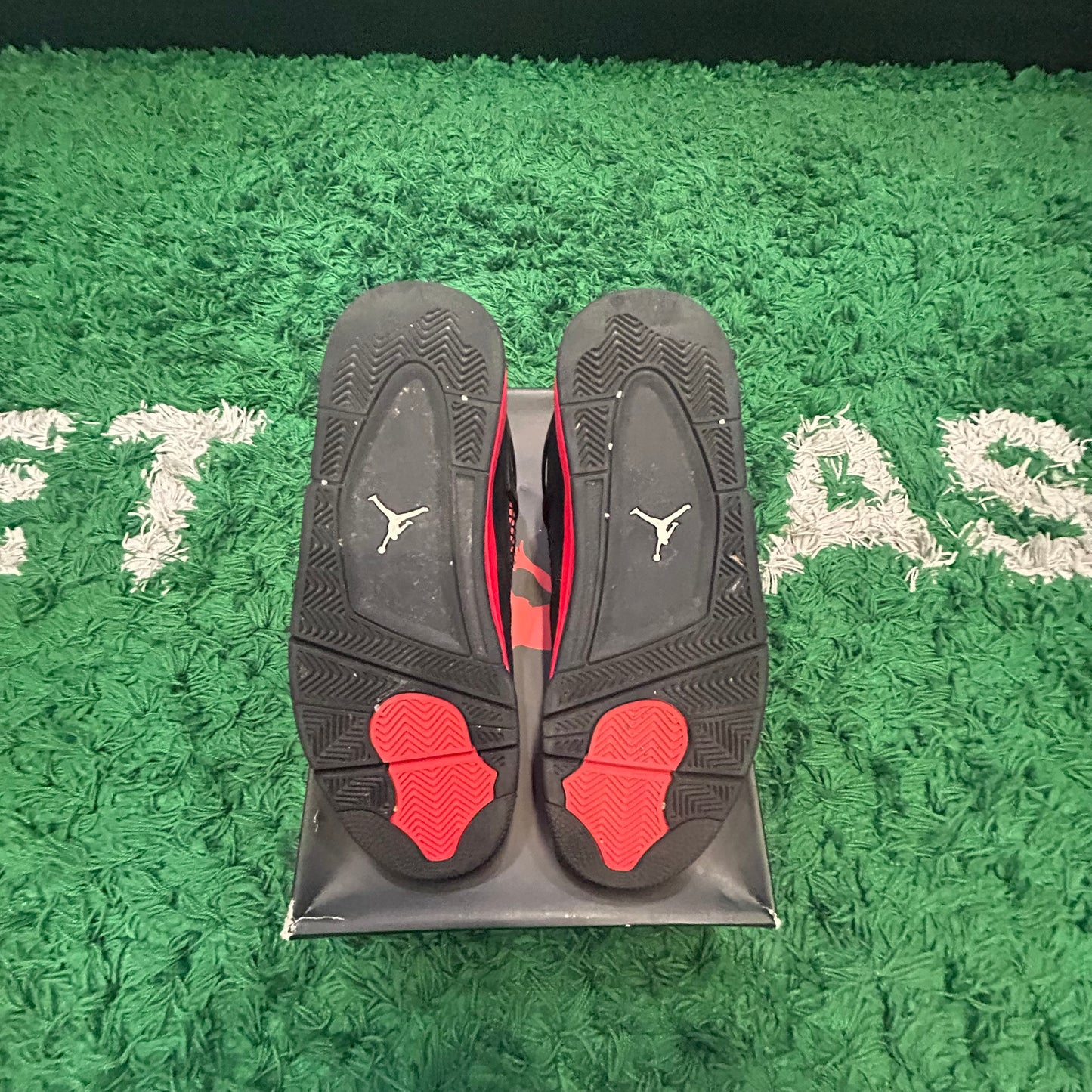 Jordan 4 Red Thunder Size 10.5 (Worn)