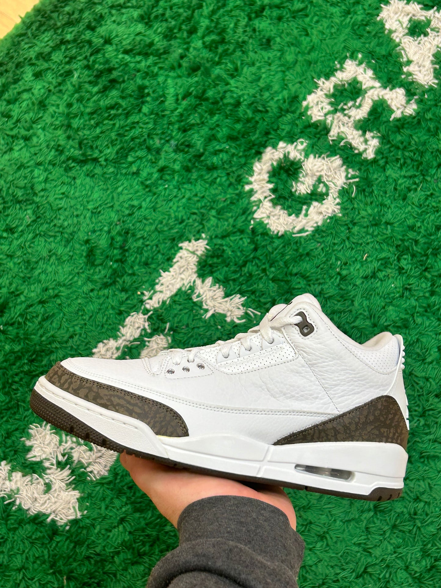 Jordan 3 Mocha Size 9 (New, No Box)