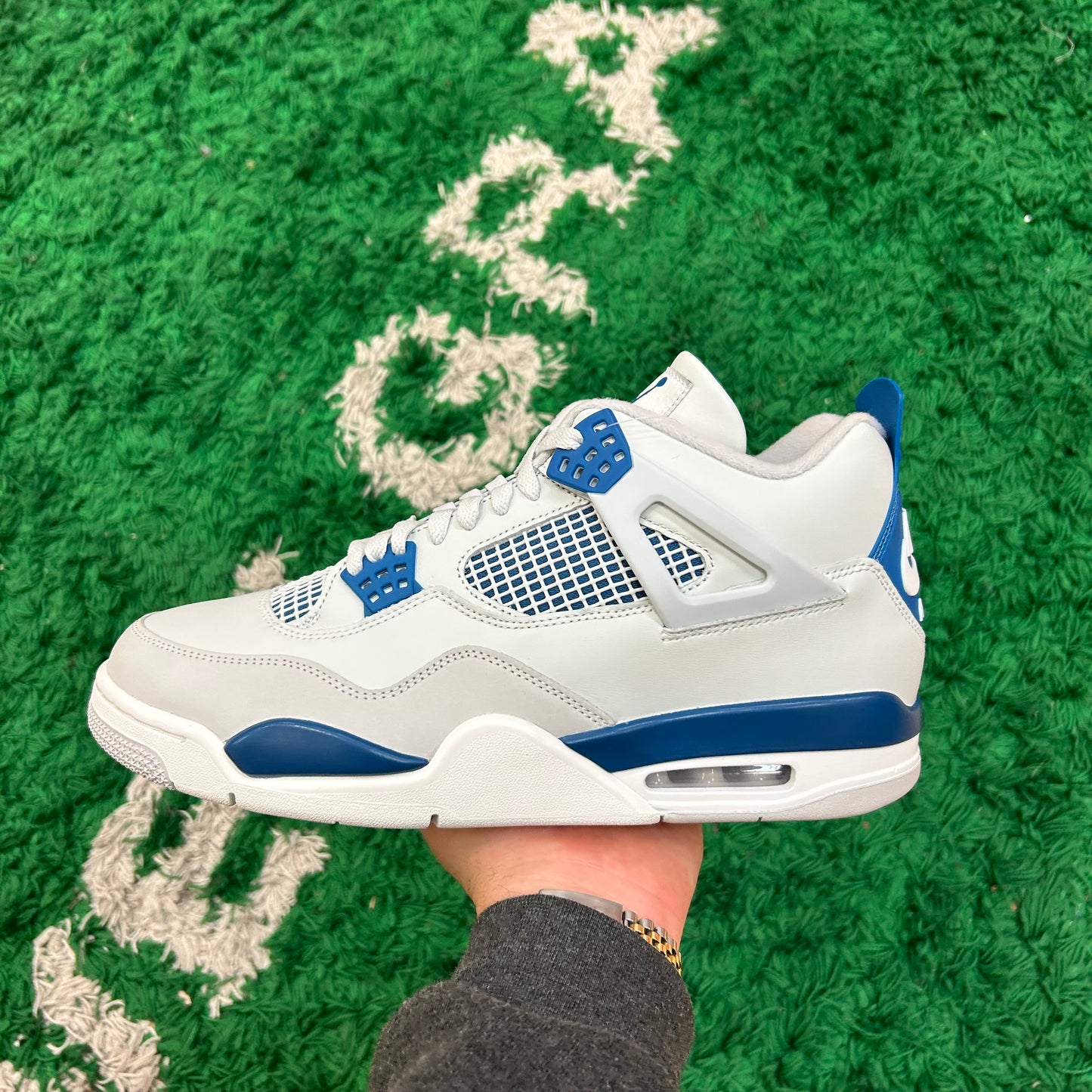 Jordan 4 Military Blue Size 9.5 (New)