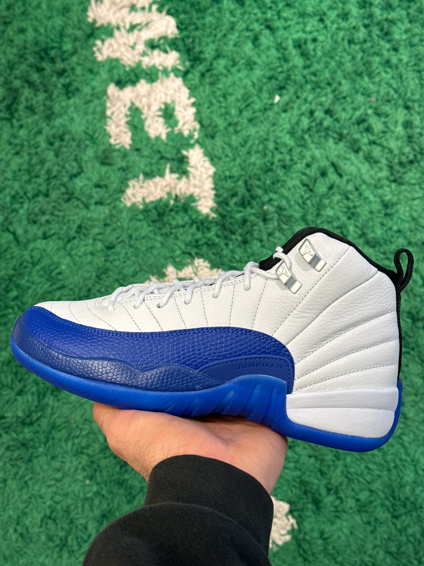 Jordan 12 Blueberry Size 6y (New)