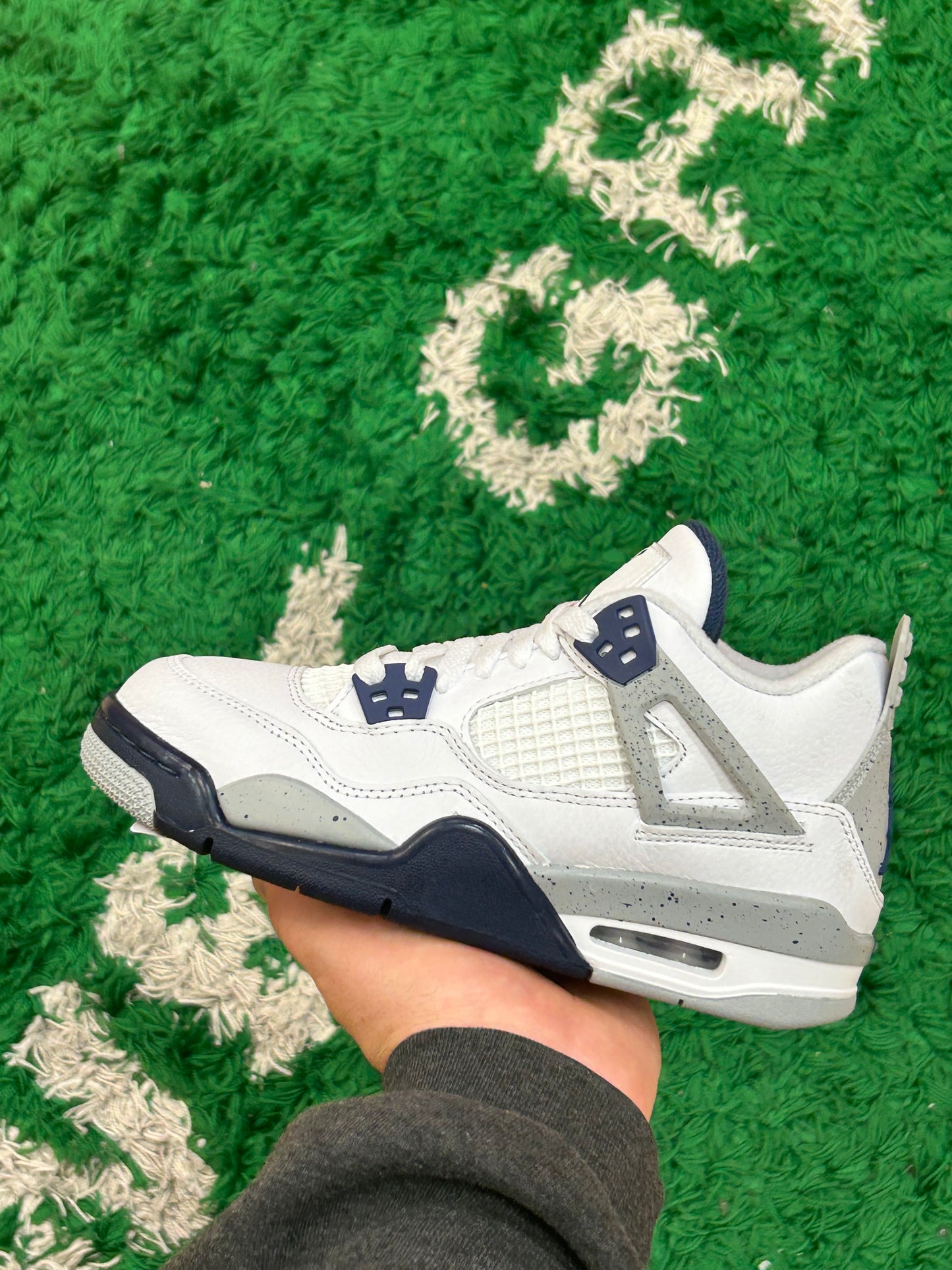 Jordan 4 Midnight Navy Size 4Y (New)