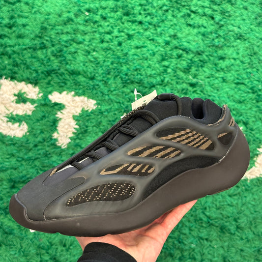 Yeezy 700 Clay Brown Size 12 (New)