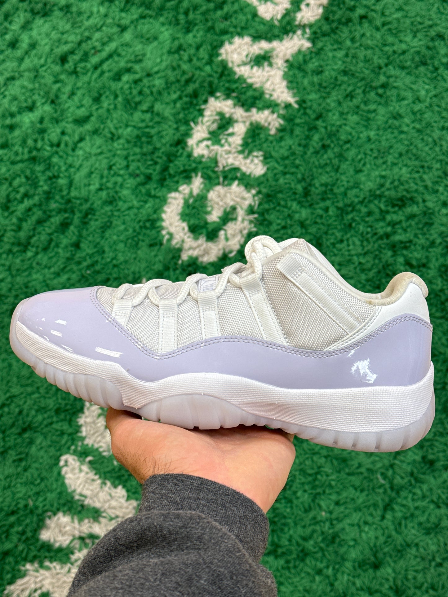 Jordan 11 Low Violet Size 10.5W 9M (New)