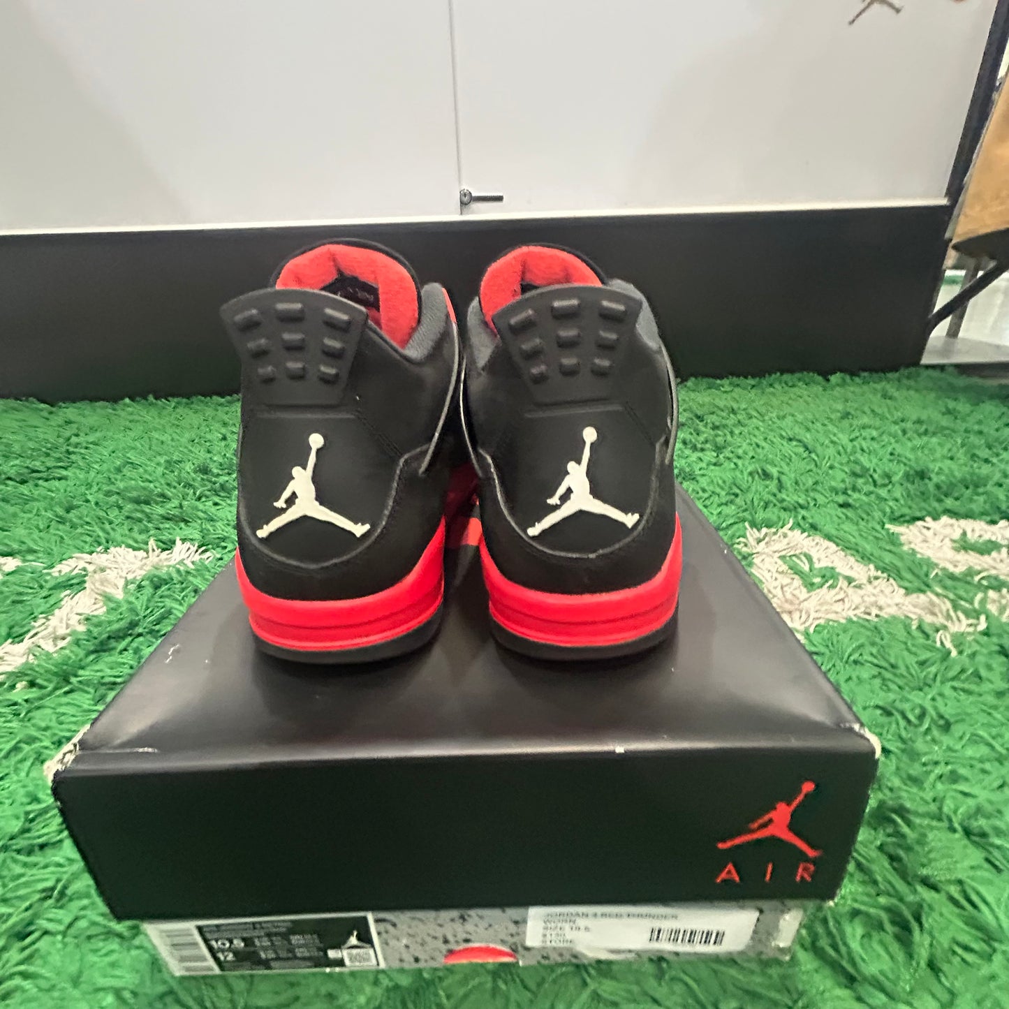 Jordan 4 Red Thunder Size 10.5 (Worn)
