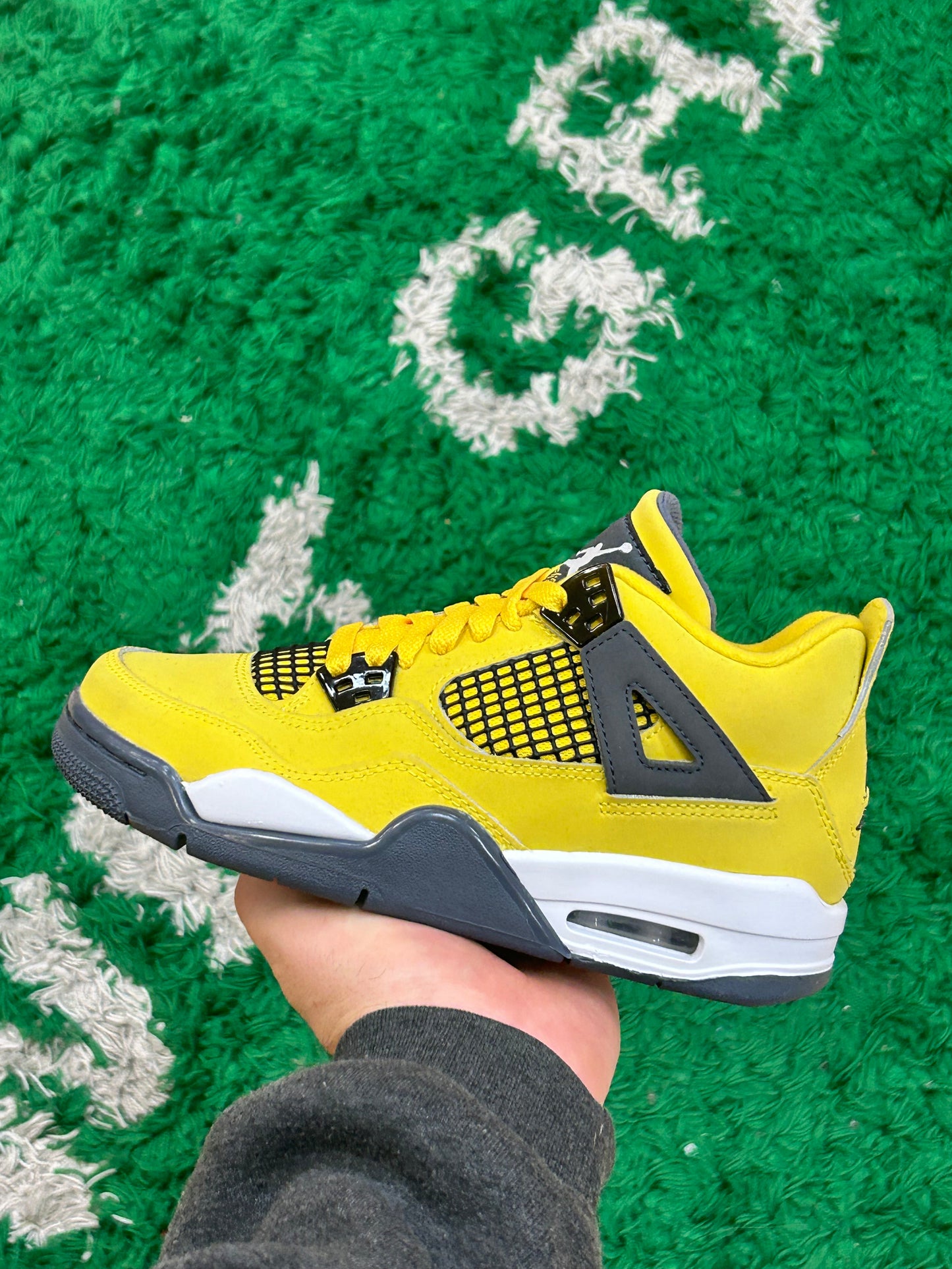 Jordan 4 Lightning Size 4Y (New)