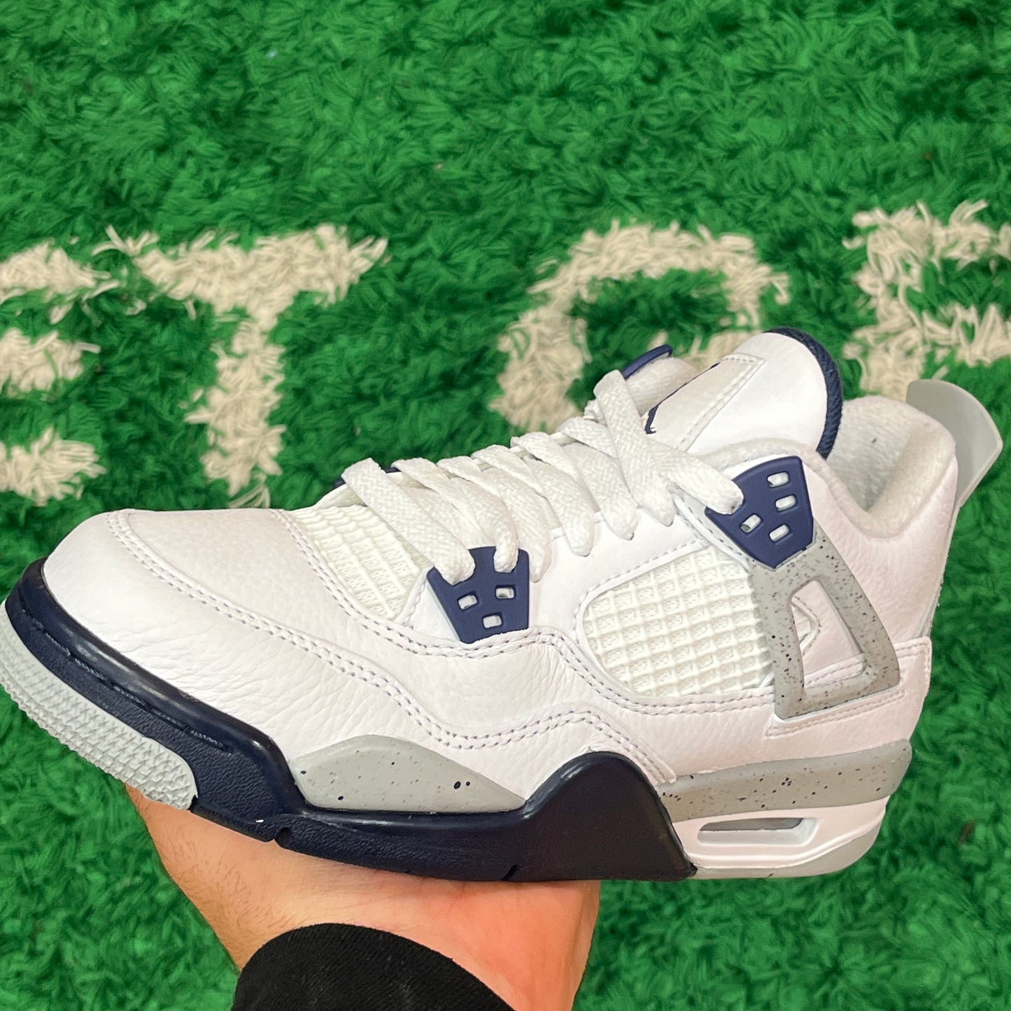 Jordan 4 Midnight Navy Size 6 (New)