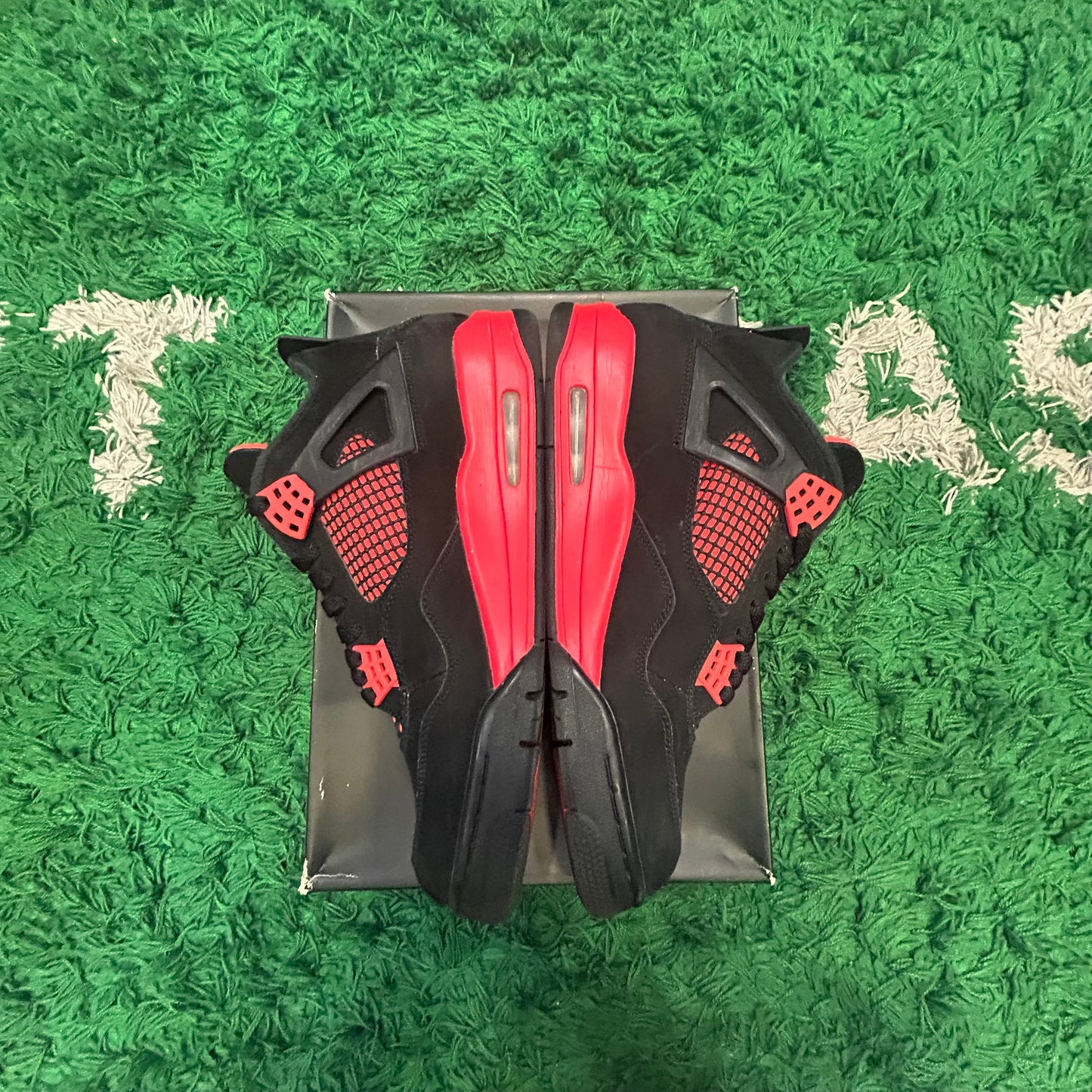 Jordan 4 Red Thunder Size 10.5 (Worn)