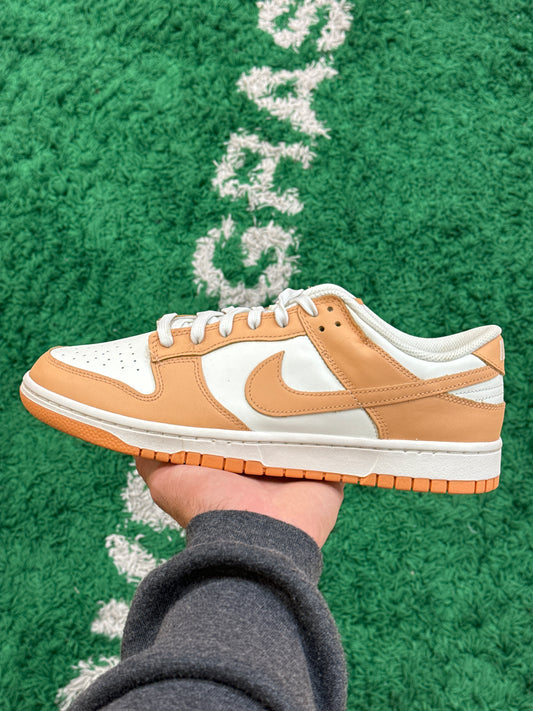 Nike Dunk Low Harvest Moon Size 10.5W 9M (New)