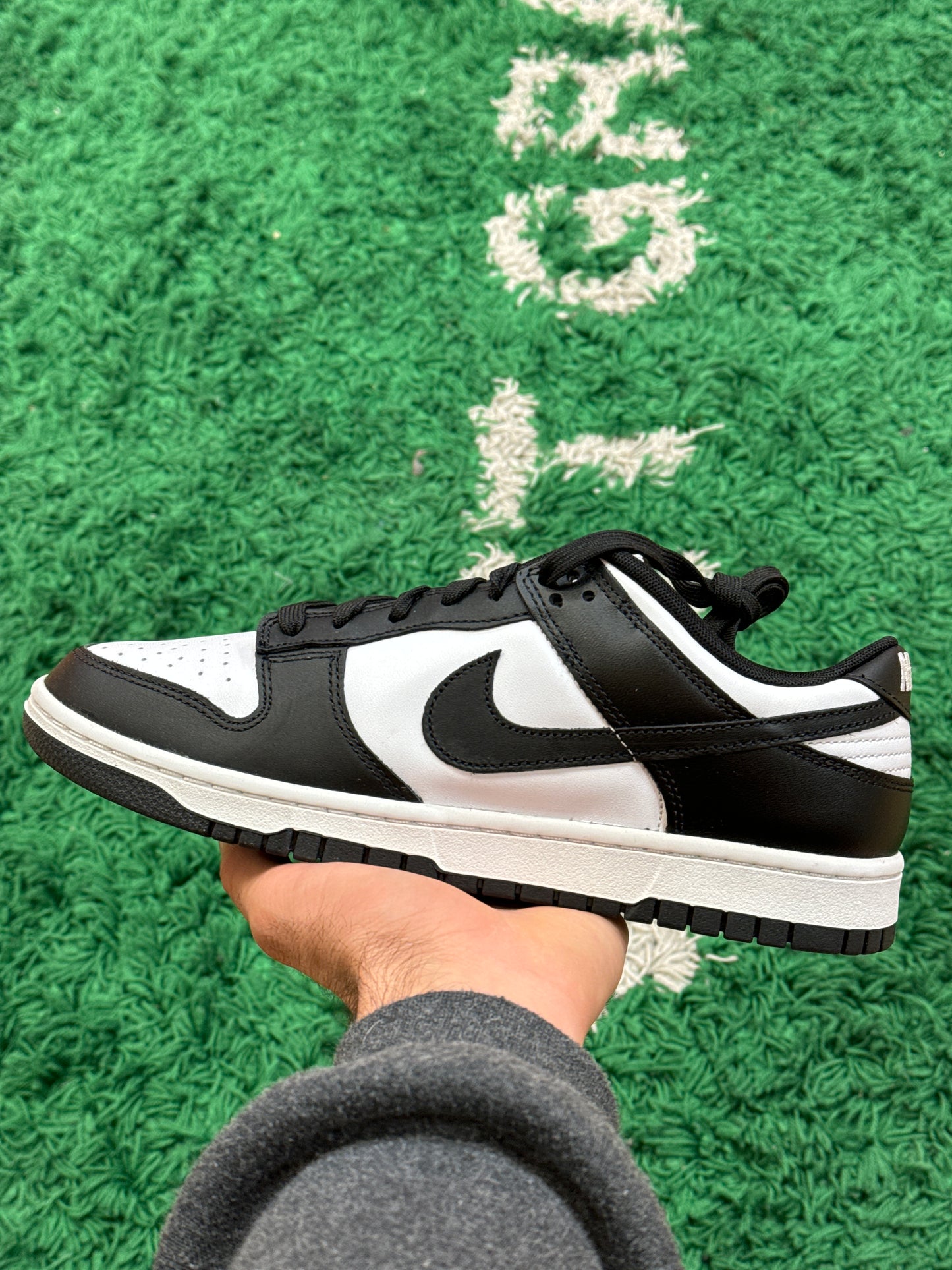 Nike Dunk Low Panda Size 9.5 (New)