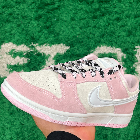 Nike Dunk Low Pink Foam Size 7.5W/6Y (New)