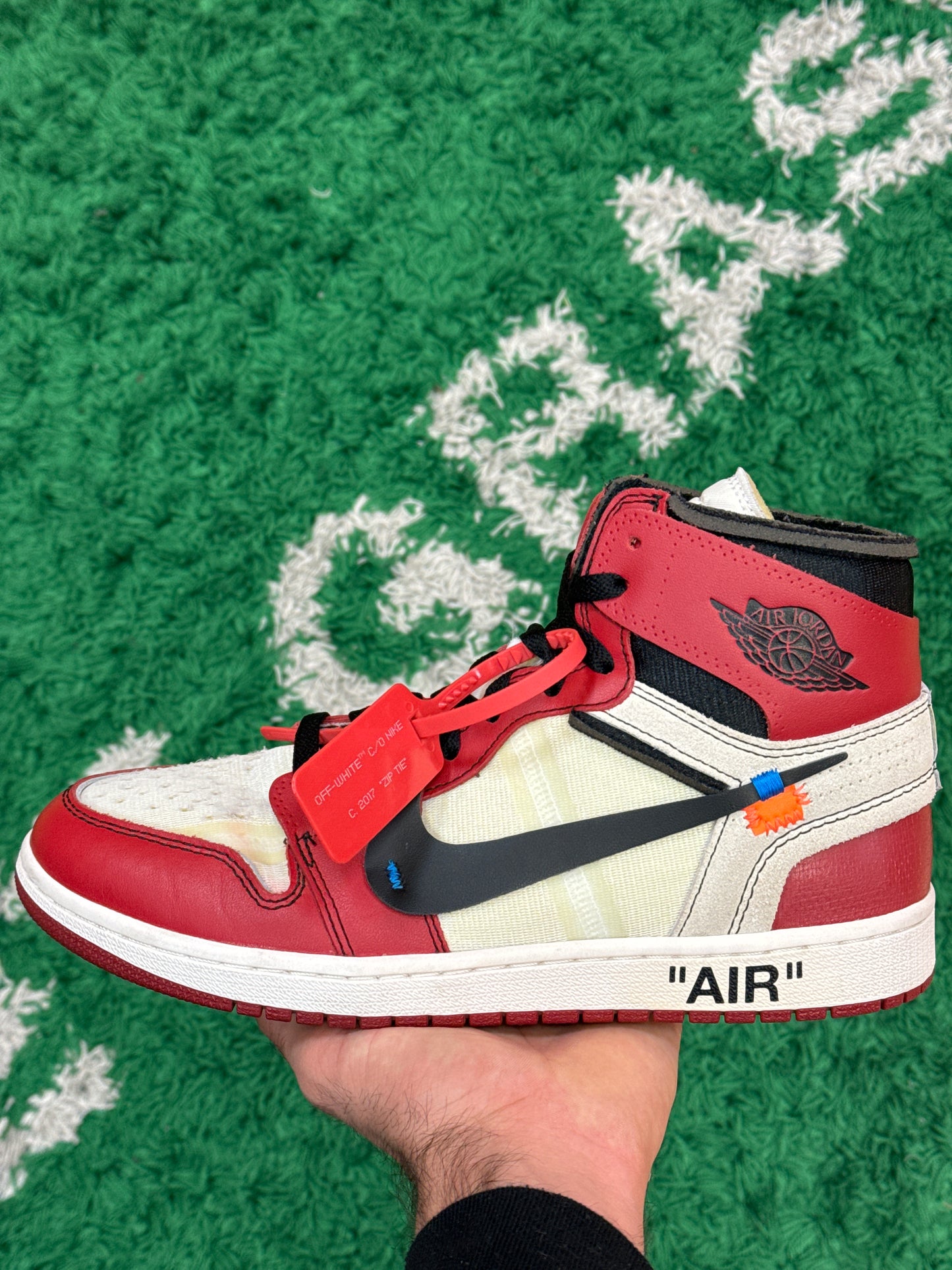 Jordan 1 Off White Chicago Size 10 (Lightly Worn)