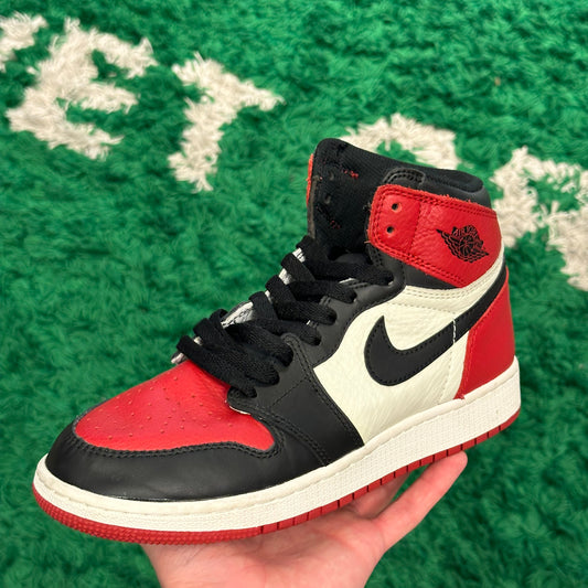 Jordan 1 Bred Toe Size 6Y (Used)