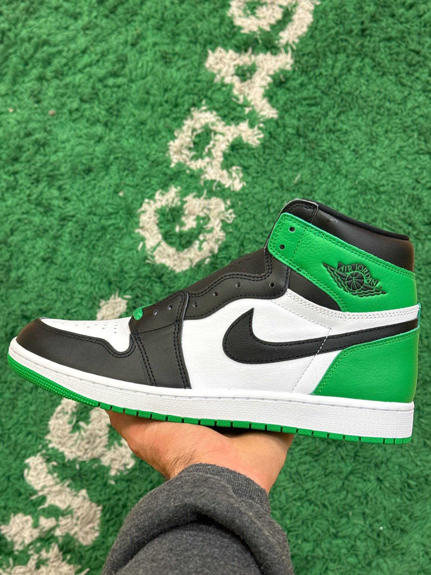 Jordan 1 High Lucky Green Size 9 (New)