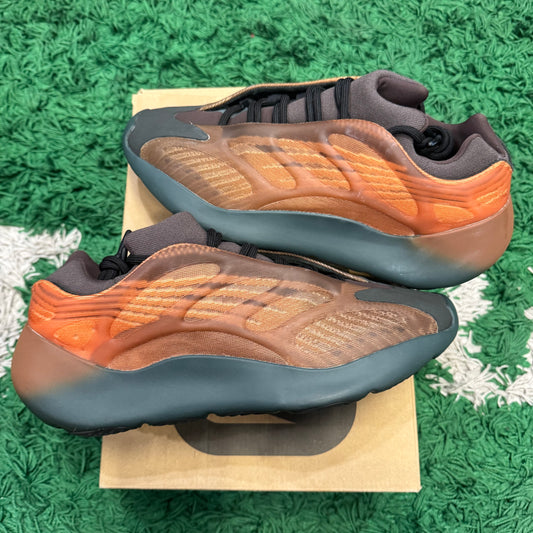 Yeezy 700 v3 Copper Fade Size 11 (Worn)