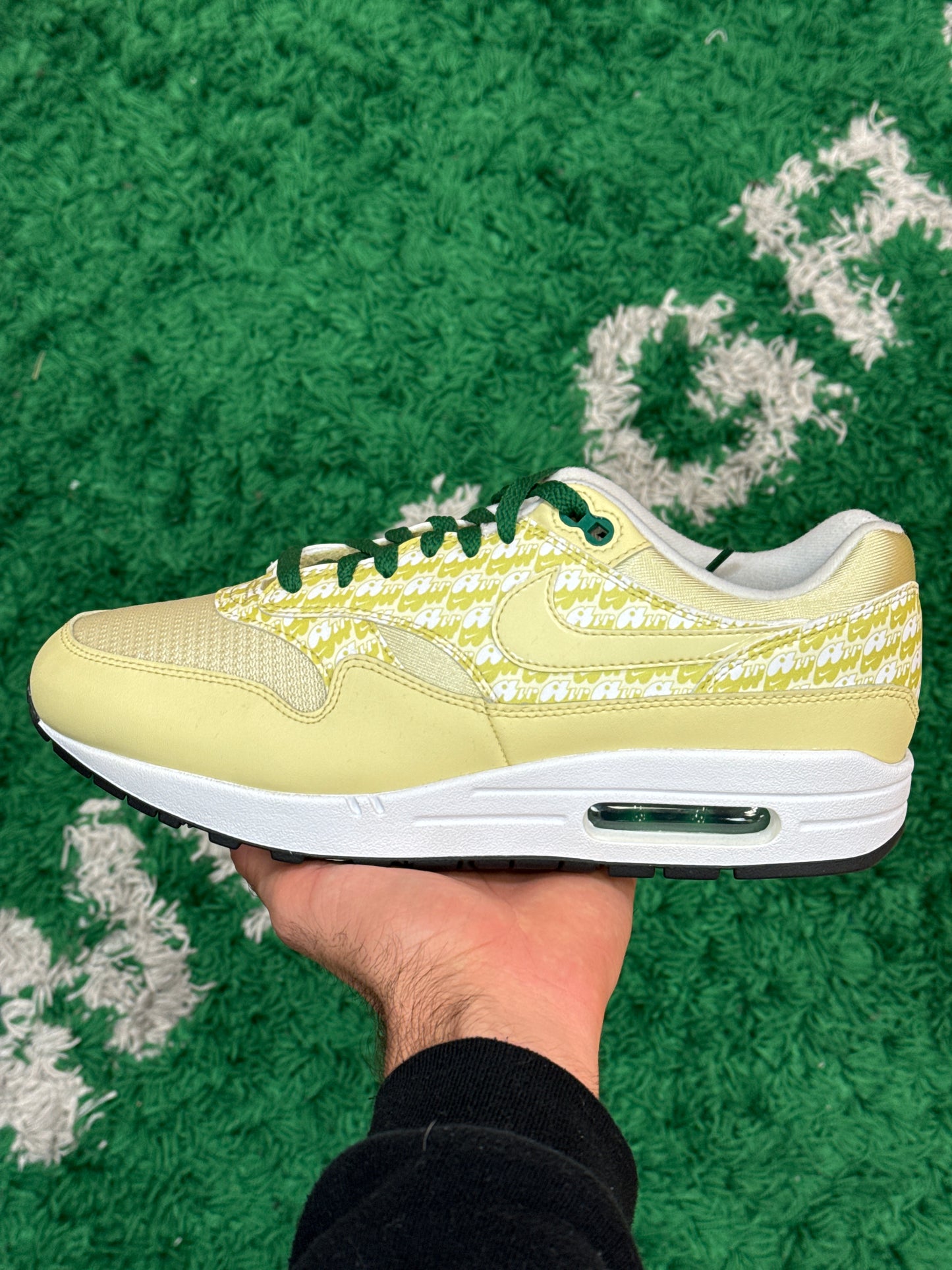 Air Max 1 Lemonade Size 9.5 (New)