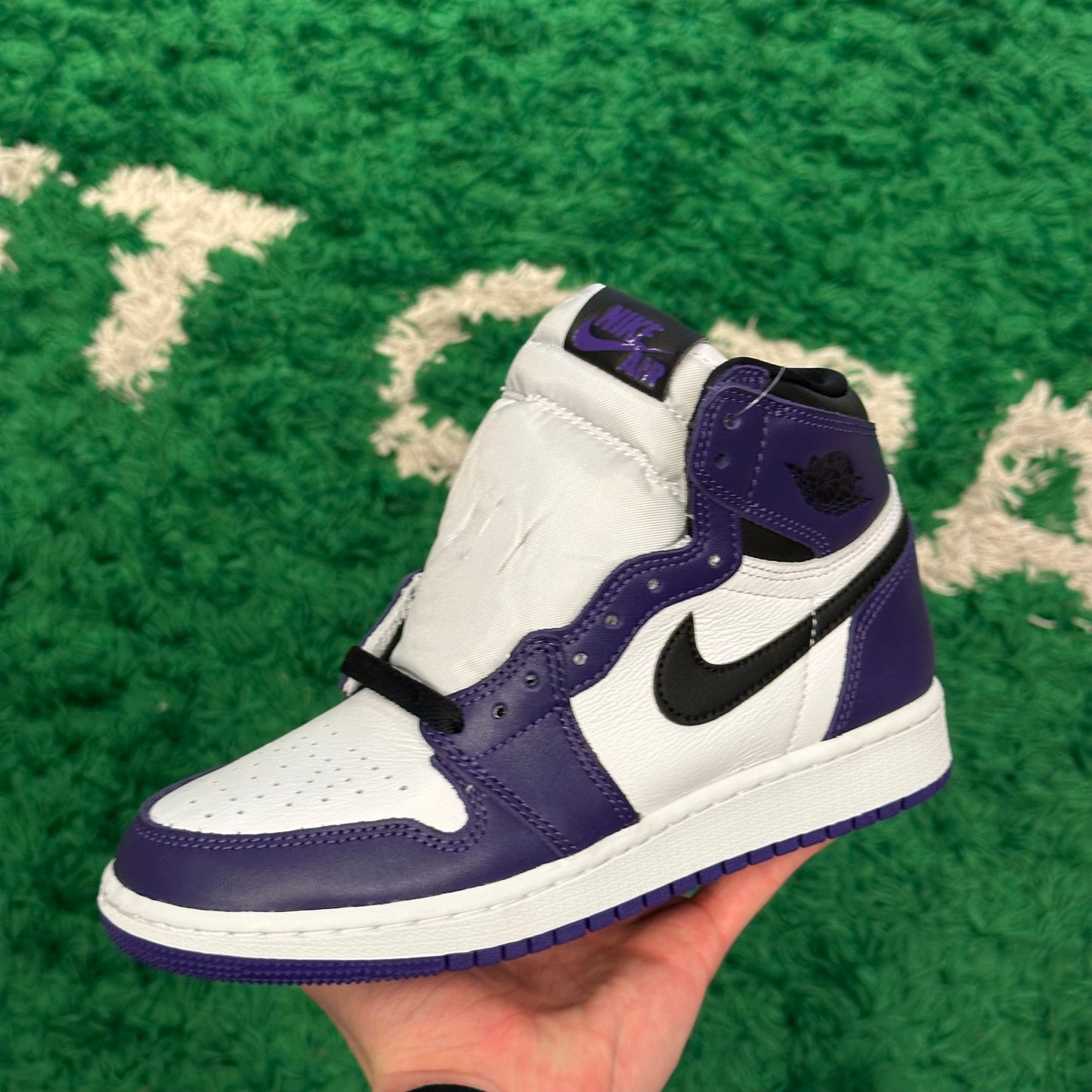 Jordan 1 Court Purple Size 4Y (New)