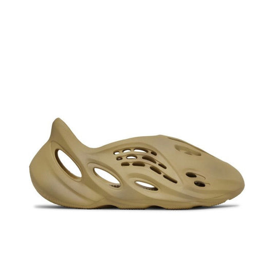 Yeezy Foamrunner Desert Sand Size 16 (New)