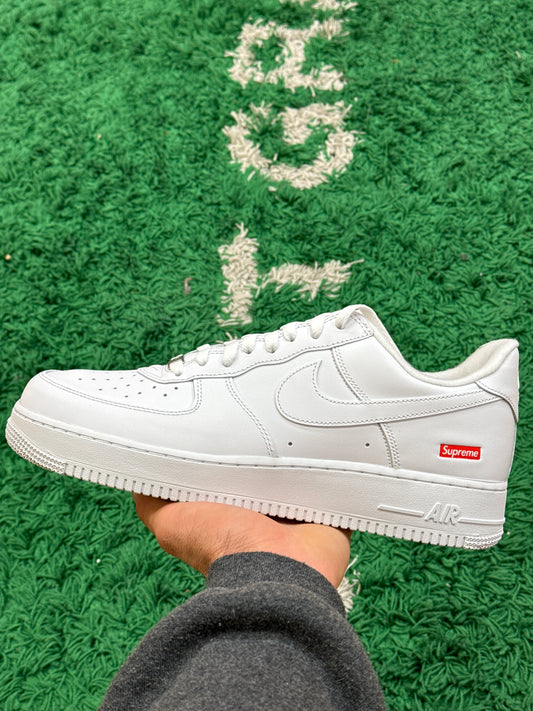 Nike Supreme White Air Force One Size 11.5 (New)