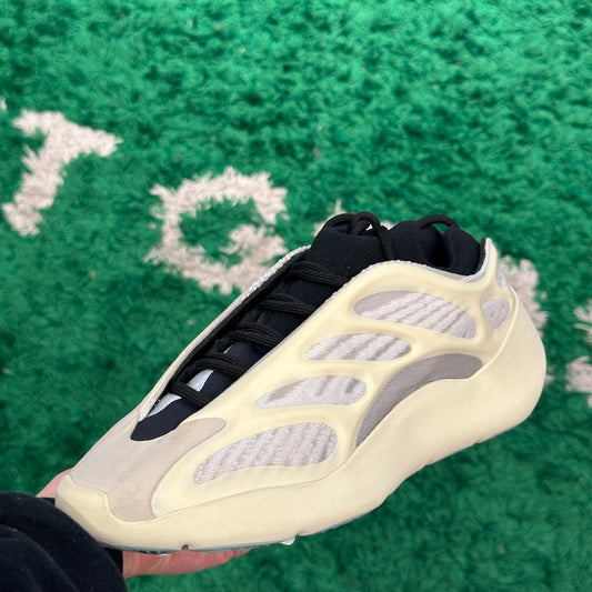 Yeezy 700 Azael Size 6 (New)