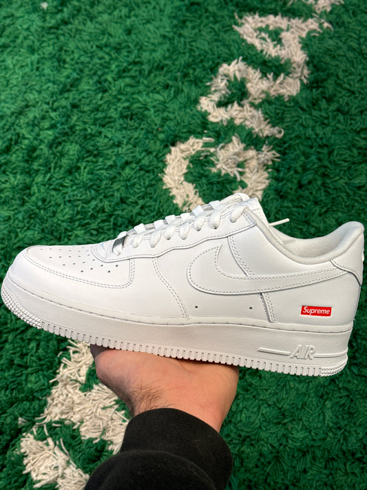 Nike Supreme Air Force One Low White Size 9.5 (New)