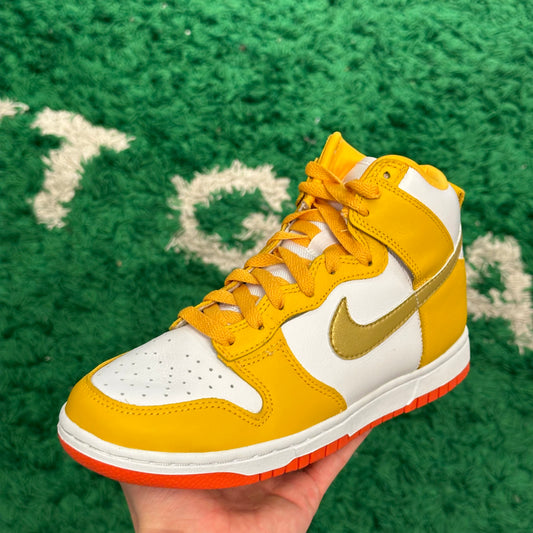 Nike Dunk High University Gold Size 7W/5.5Y (New)