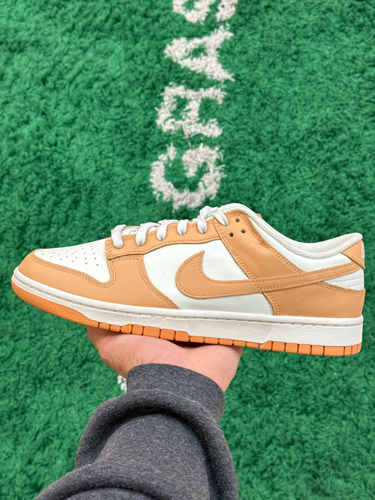 Nike Dunk Low Harvest Moon Size 9.5W 8M (New)