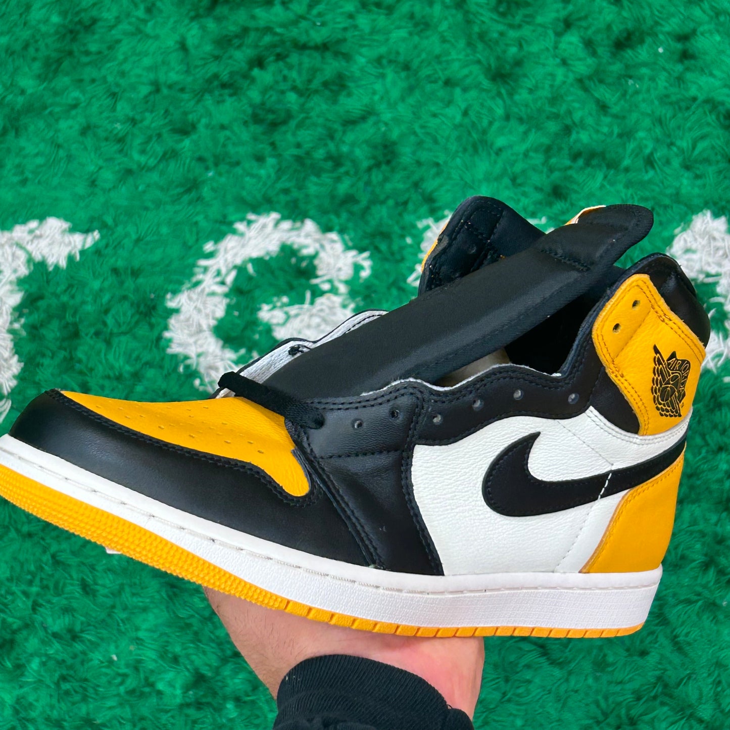 Jordan 1 Taxi Size 10.5 (New)