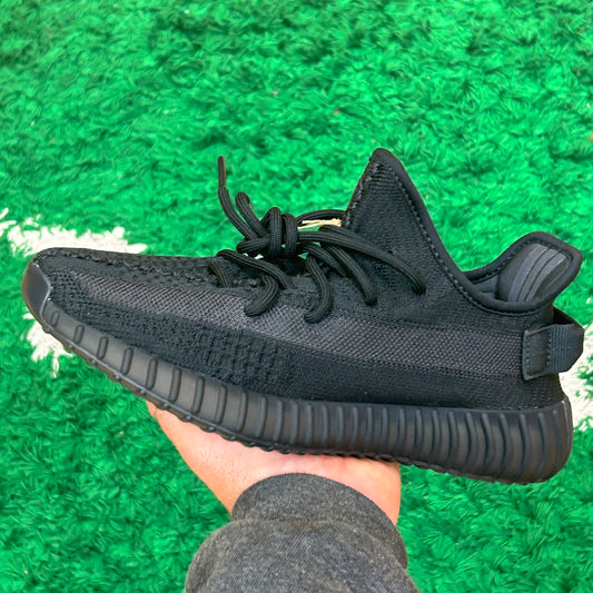 Yeezy 350 Onyx Size 6.5 (New)