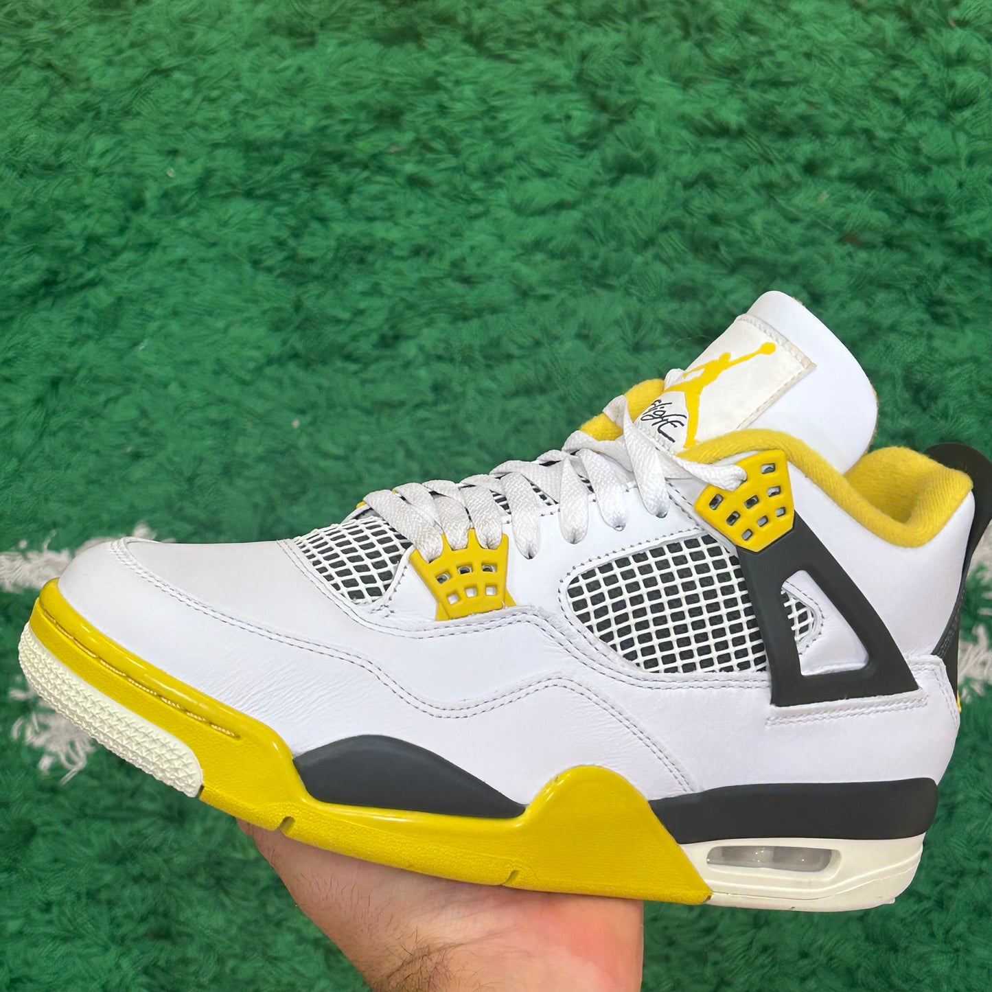 Jordan 4 Vivid Sulfur Size 11.5W/10M (New)