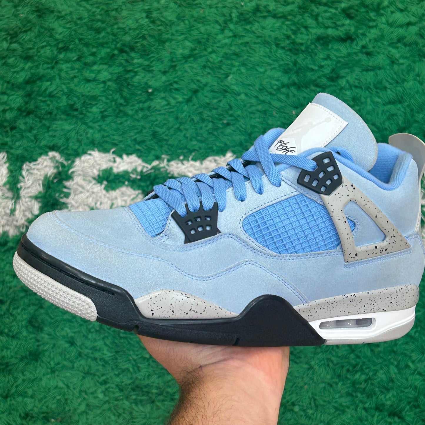 Jordan 4 Unc Size 13 (New)