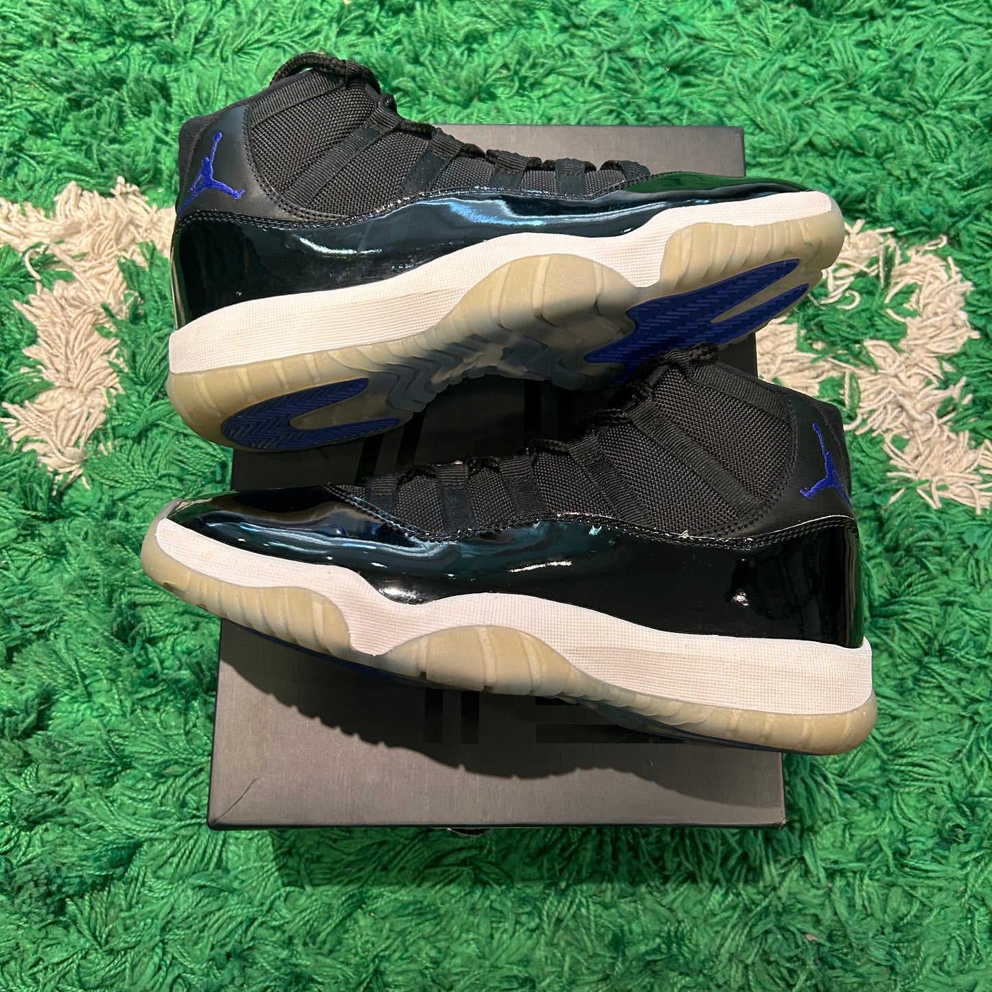 Jordan 11 Space Jam Size 9 (Lightly Worn)