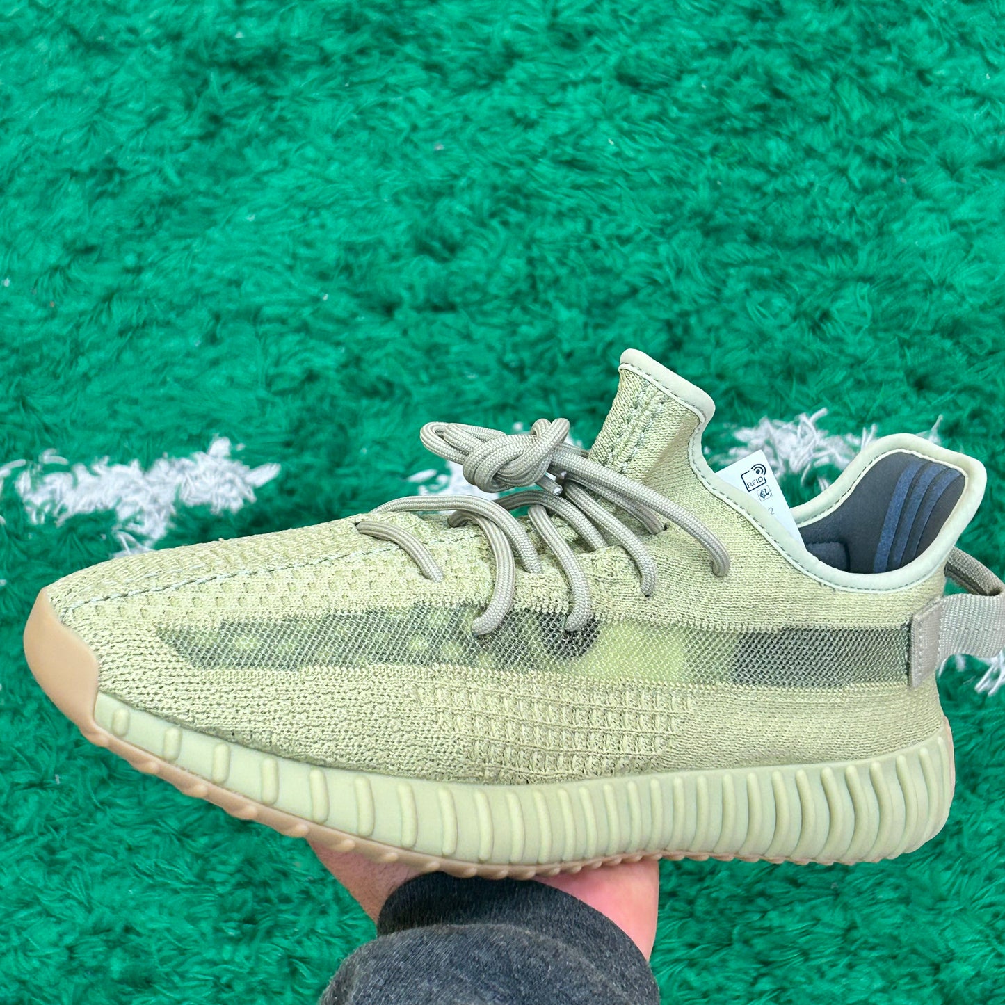 Yeezy 350 Sulfur Size 10.5 (New)