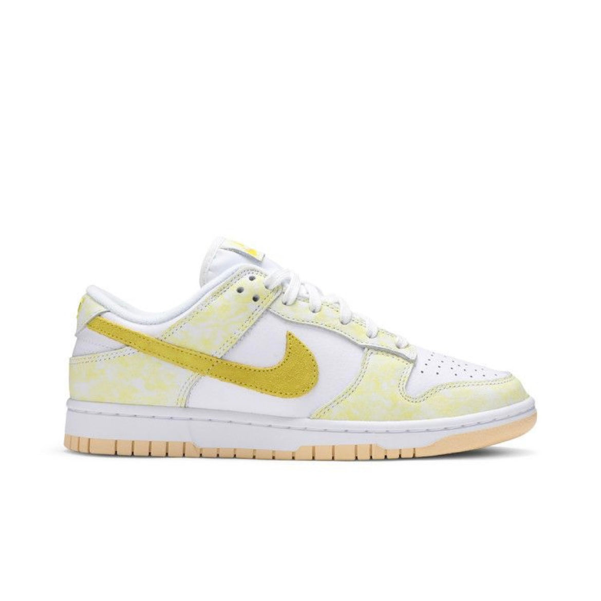 Nike Dunk Low Yellow Strike Size 7.5W 6Y (New)