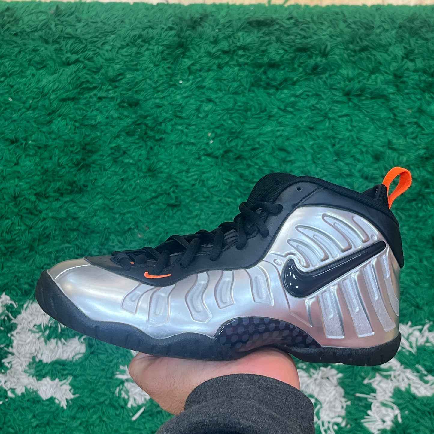 Nike Foamposite Silver Size 5Y (New)