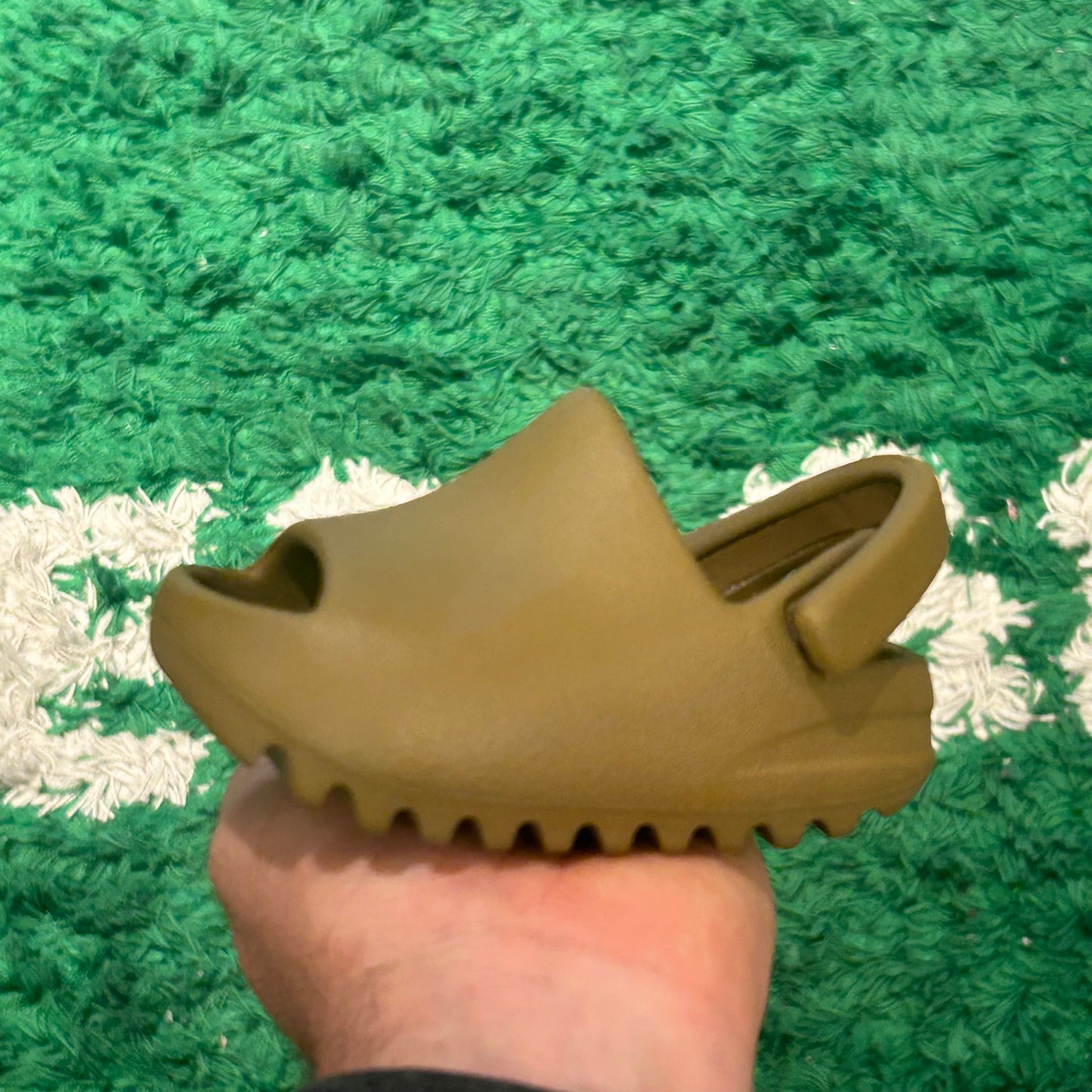 Yeezy Slide Ochre Size 5K (New)