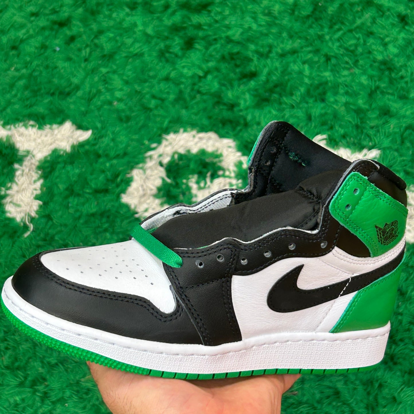 Jordan 1 High Lucky Green Size 5.5 (New)