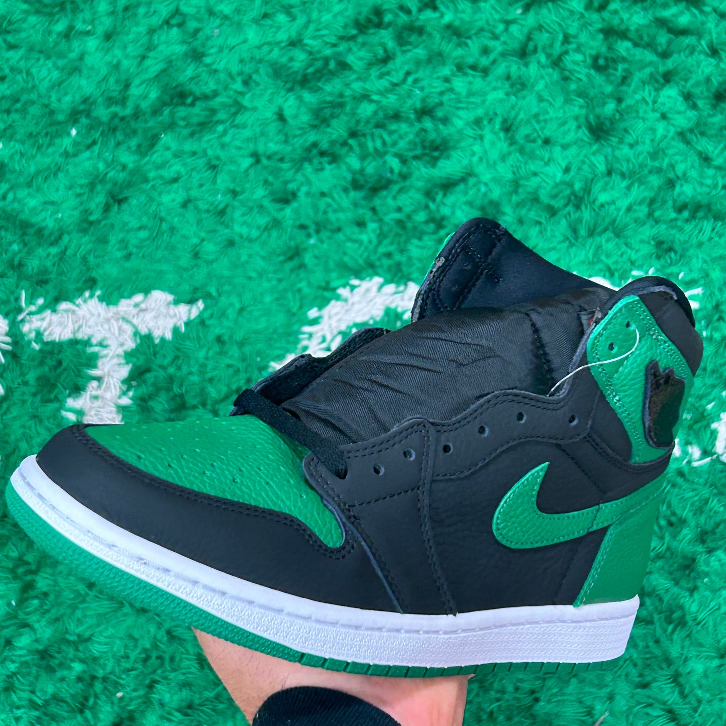 Jordan 1 Pine Green Size 10.5 (New)