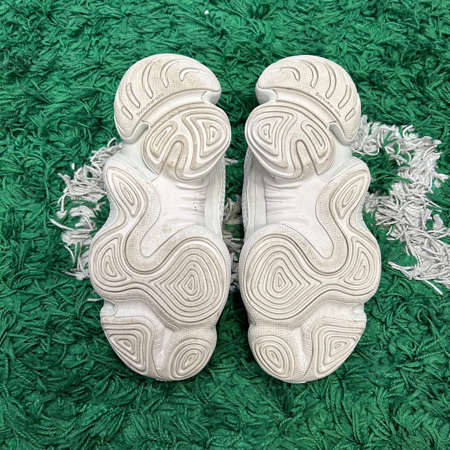 Yeezy 500 Blush Size 6 (Worn NB)