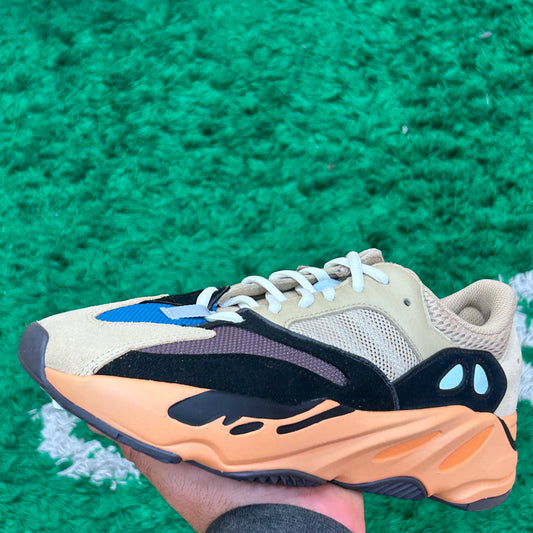 Yeezy 700 Enflame Amber Size 8 (New)