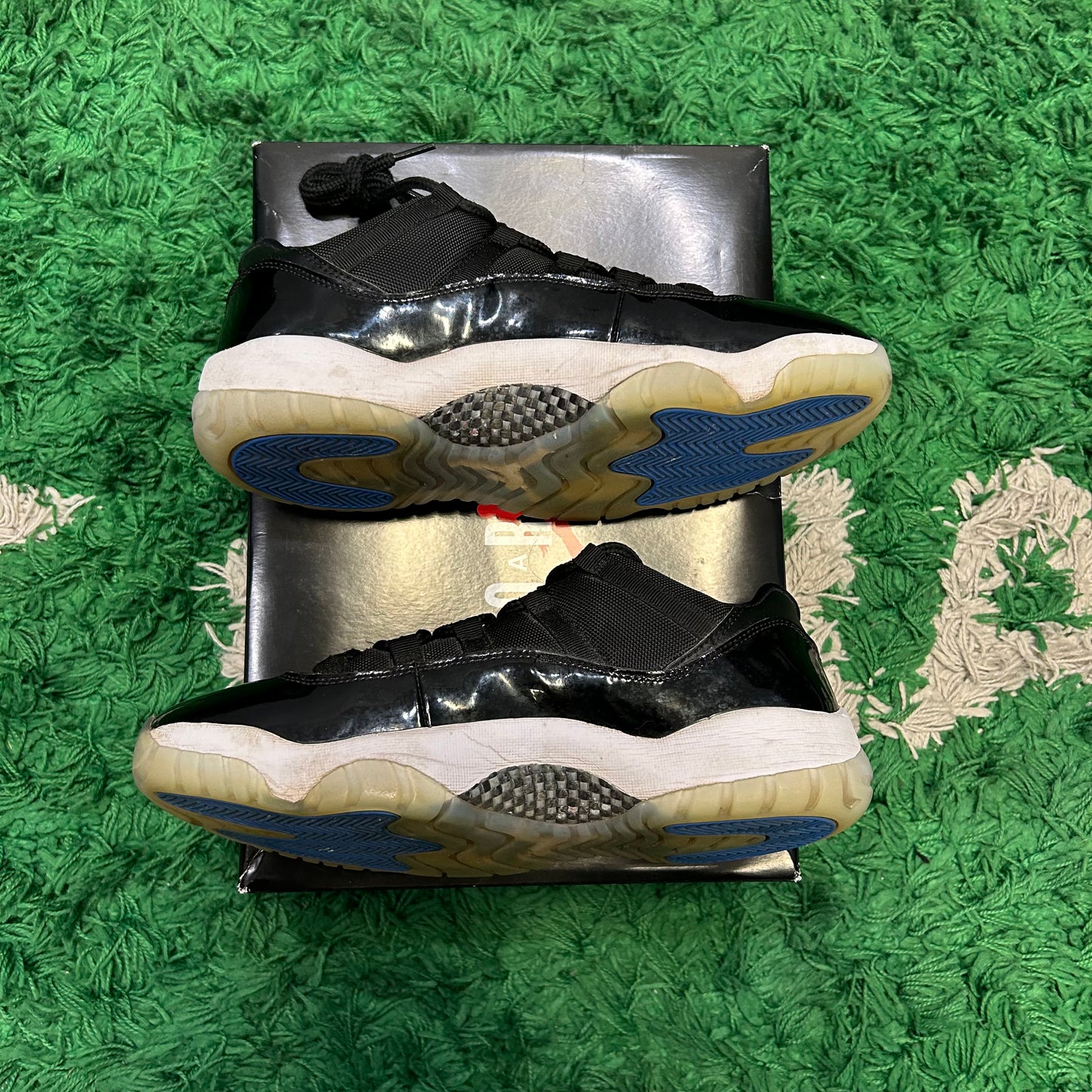 Jordan 11 Low Space Jam Size 10 (Worn)