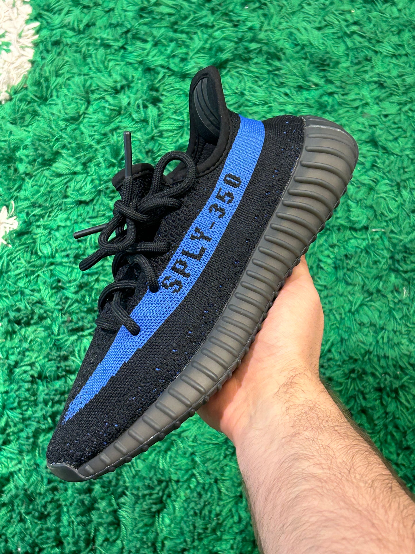 Yeezy 350 Dazzling Blue Size 6Y (New)